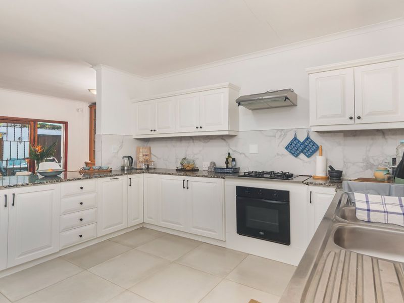 Charming Recently Renovated Knysna Home in Costa Sarda - Photo 10
