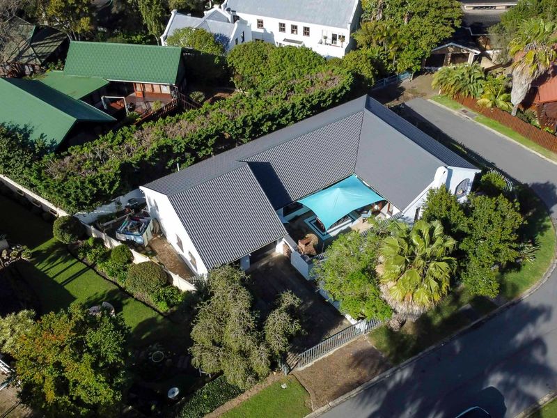 Charming Recently Renovated Knysna Home in Costa Sarda - Photo 2