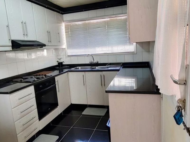 Double-storey Family Home with Two Income-Generating Flatlets - Photo 4