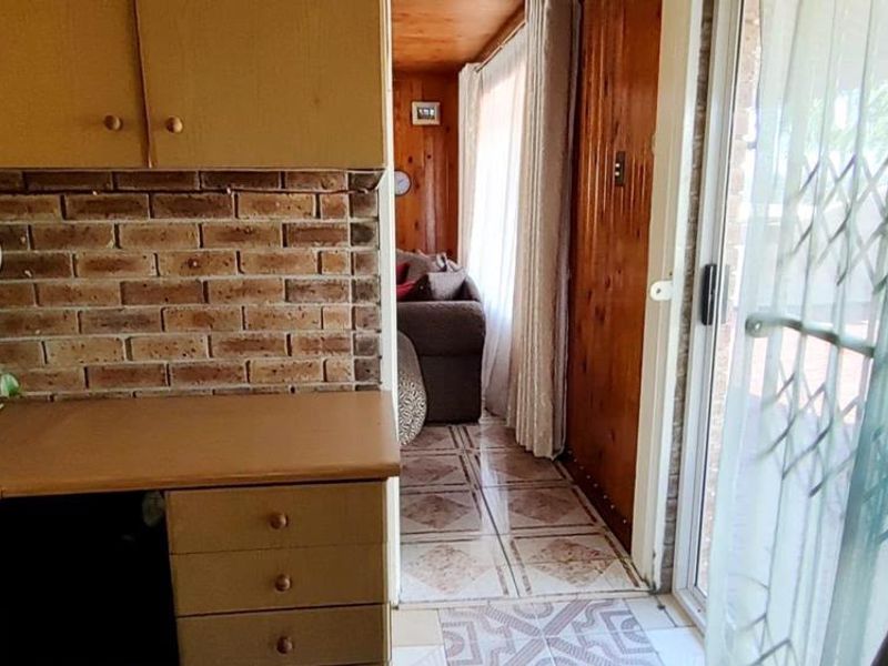 Double-storey Family Home with Two Income-Generating Flatlets - Photo 9