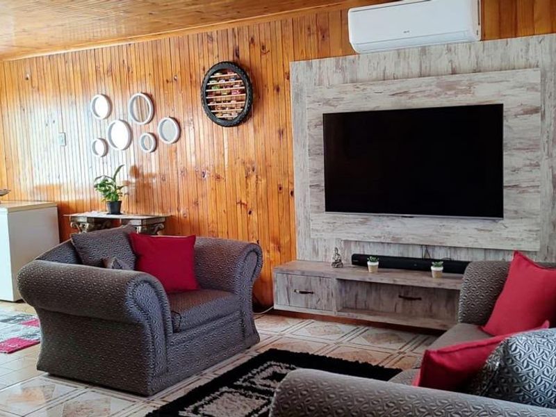 Double-storey Family Home with Two Income-Generating Flatlets - Photo 7