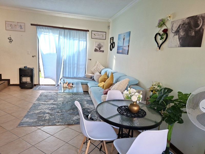 Immaculate Townhouse For Sale - Photo 5