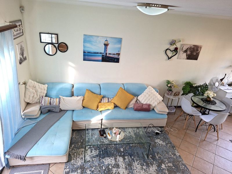 Immaculate Townhouse For Sale - Photo 3