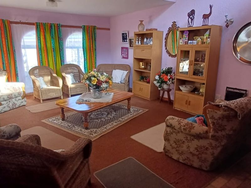 Spacious 3-Bedroom Family Home with Flatlet in Prime Flamwood - Photo 4