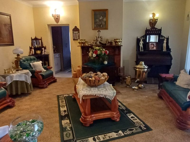 Spacious 3-Bedroom Family Home with Flatlet in Prime Flamwood - Photo 3