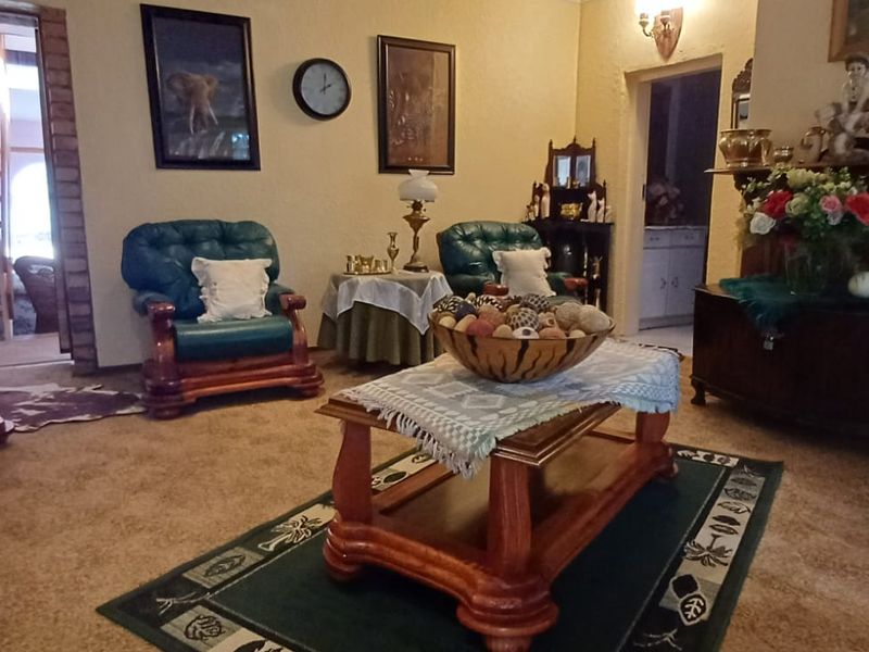 Spacious 3-Bedroom Family Home with Flatlet in Prime Flamwood - Photo 8