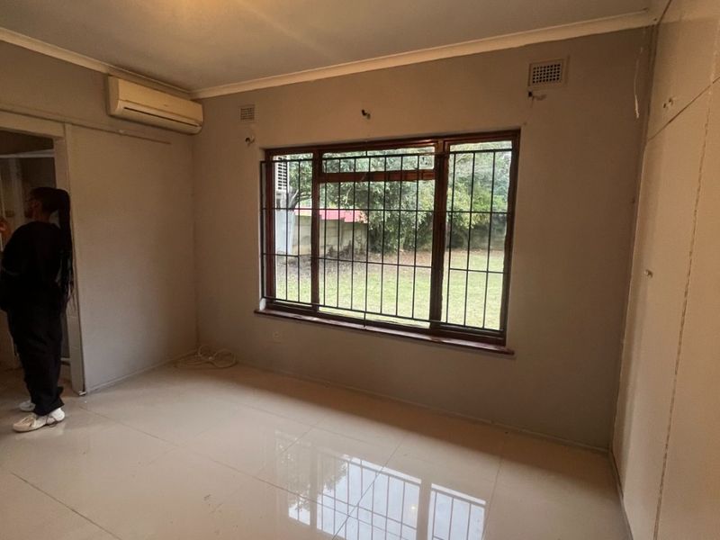 Modern Three Bed, Two Bath Family Home to Rent | Huntley Road, Bisley, Pietermaritzburg - Photo 4