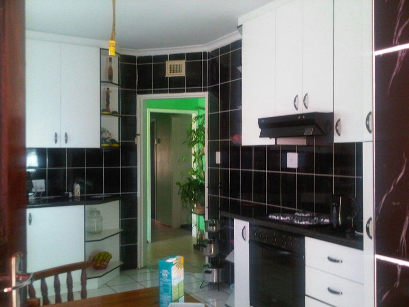 Modern Three Bed, Two Bath Family Home to Rent | Huntley Road, Bisley, Pietermaritzburg - Photo 9