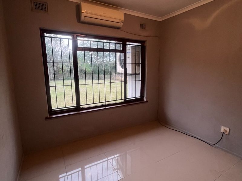 Modern Three Bed, Two Bath Family Home to Rent | Huntley Road, Bisley, Pietermaritzburg - Photo 8