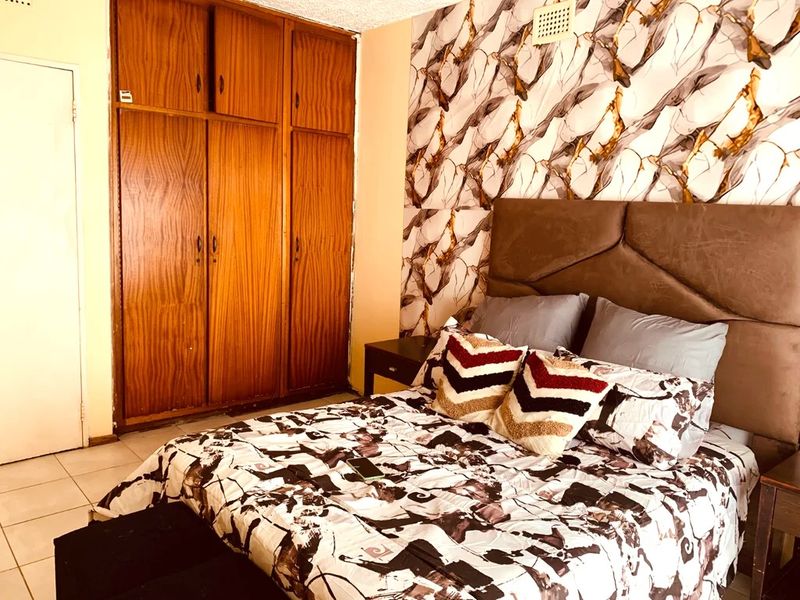 Well Maintained Spacious Two and half bed apartment on shared property to Rent- Lilyvale road, Ashley, Pinetown - Photo 9