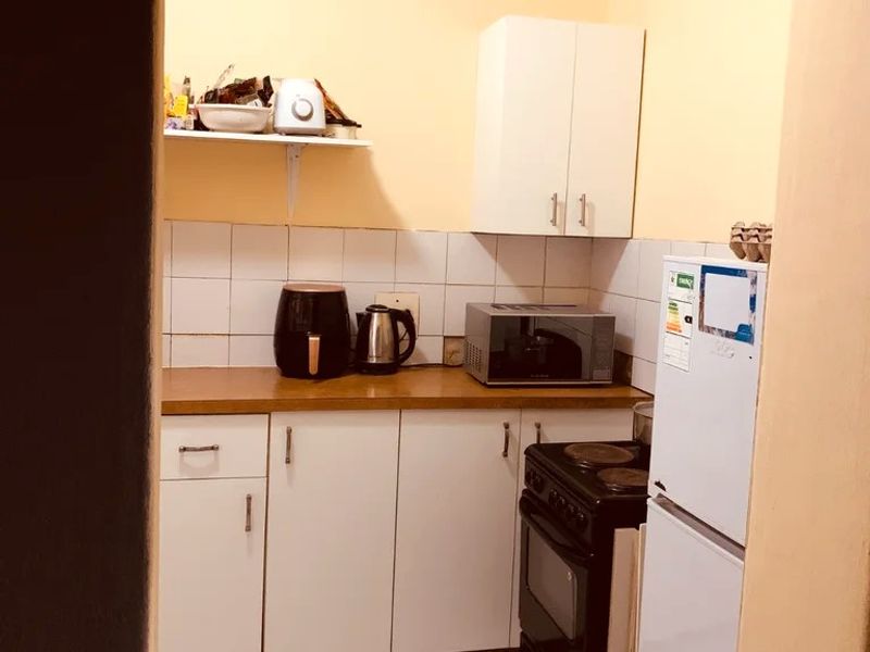 Well Maintained Spacious Two and half bed apartment on shared property to Rent- Lilyvale road, Ashley, Pinetown - Photo 6