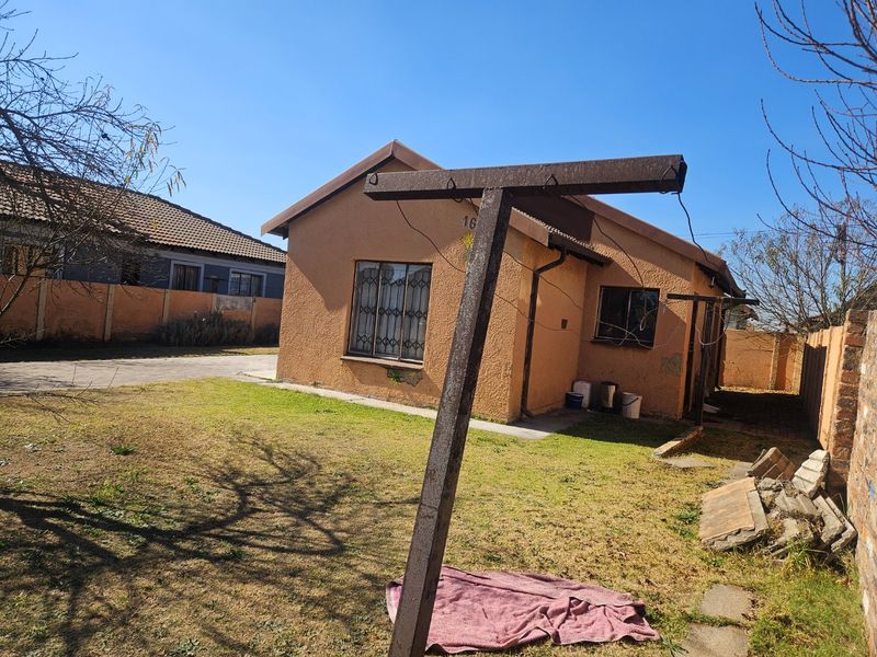 3 Bedroom house for sale - Photo 4