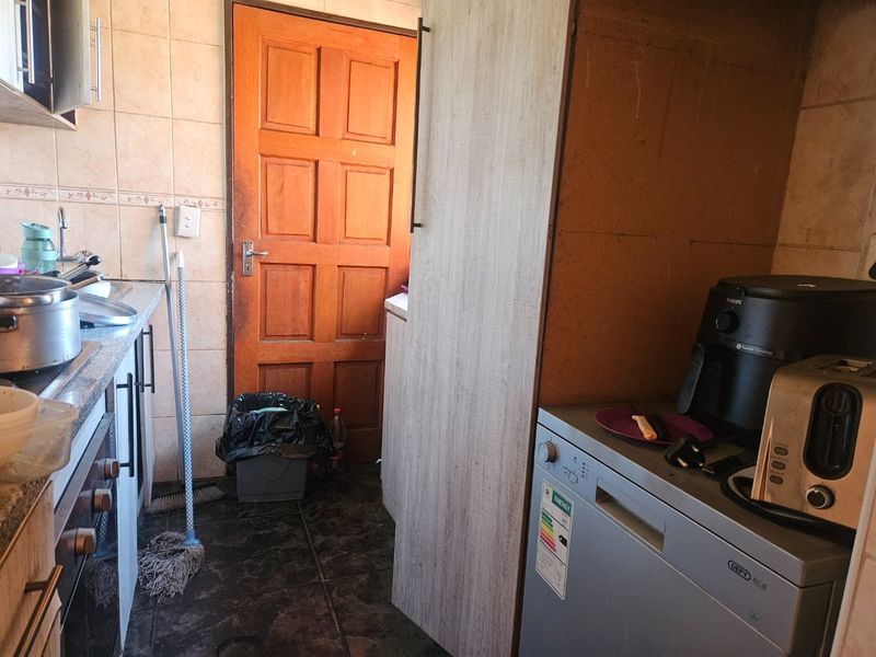 3 Bedroom house for sale - Photo 10