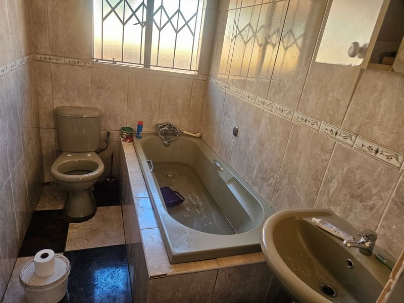 3 Bedroom house for sale - Photo 5