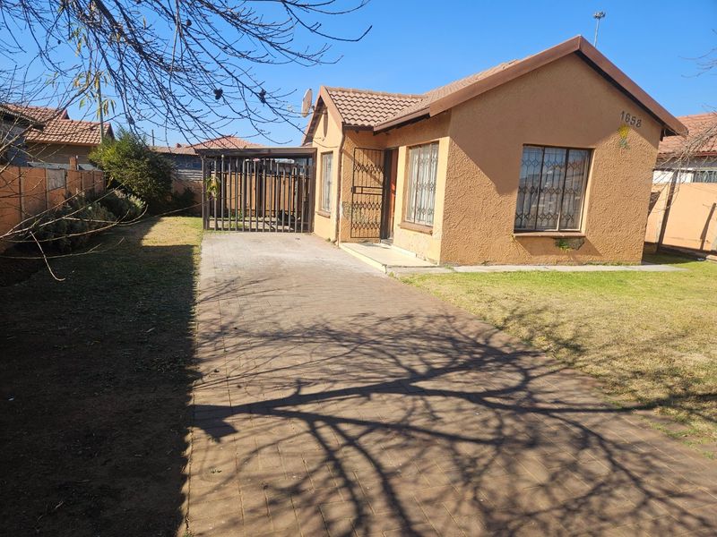 3 Bedroom house for sale - Photo 2