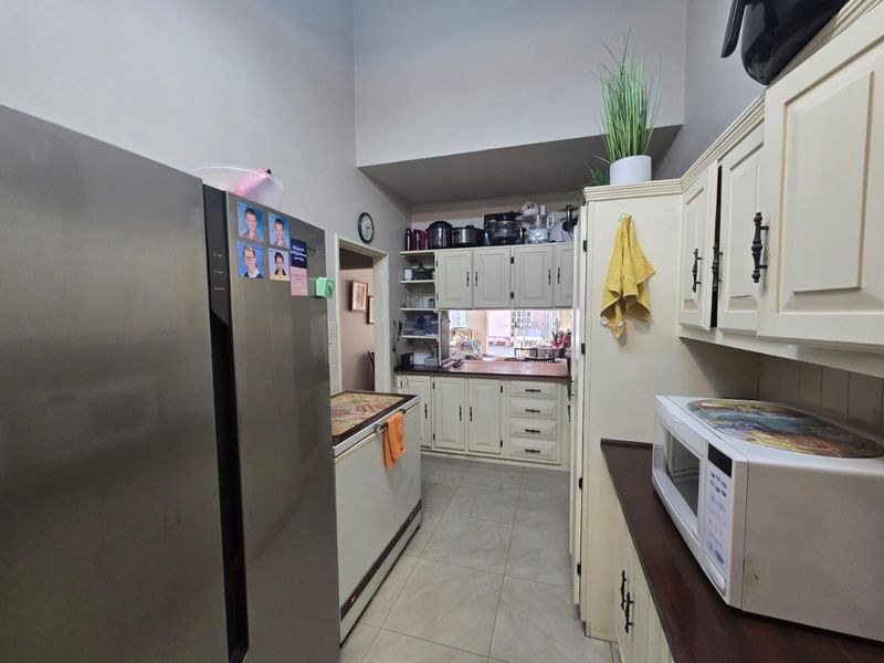 Big and spacious unit in Sought After Garsfontein - Serene Villas - Photo 8