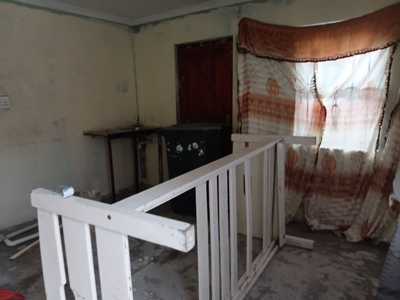 2 Bedroom house for sale - Photo 4