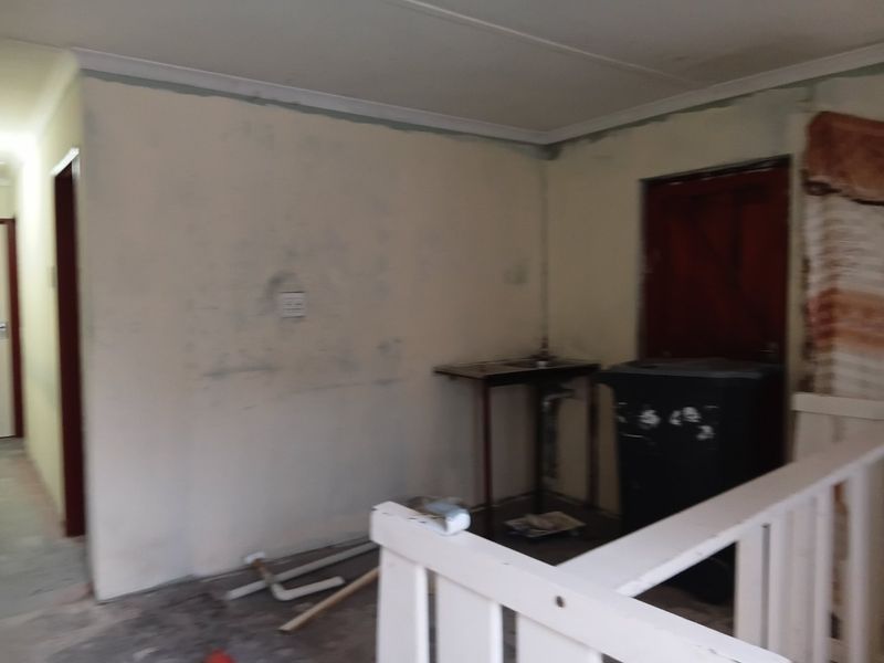 2 Bedroom house for sale - Photo 2