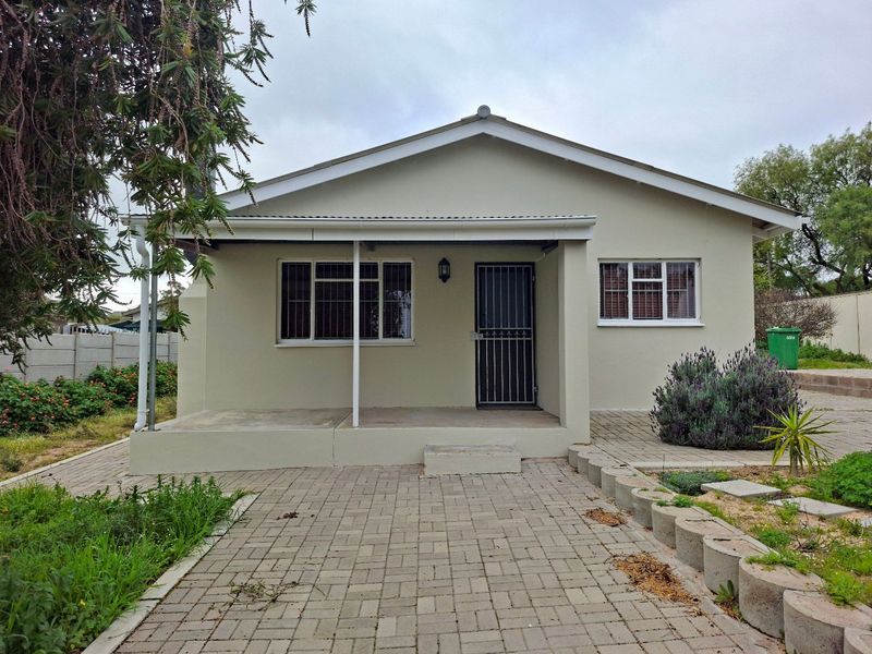 Neat & Secure 2 Bedroom Home on a Spacious 669m2 Erf in Hopefield - Photo 1