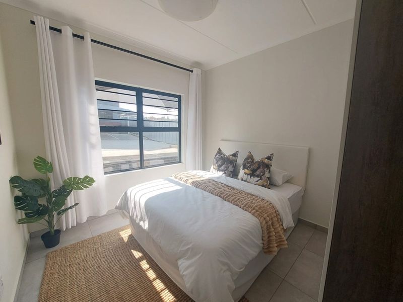 2-bedroom 2-bathroom Ground floor unit up for grabs - Photo 5