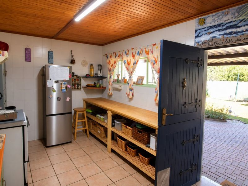 Perfect Family Living Close to Schools and Amenities - Photo 6