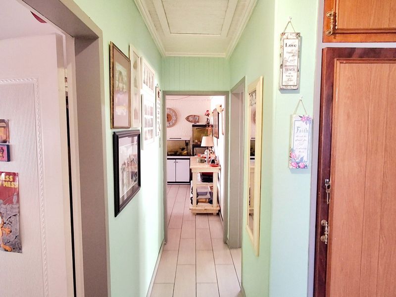 Perfect Family Living Close to Schools and Amenities - Photo 9