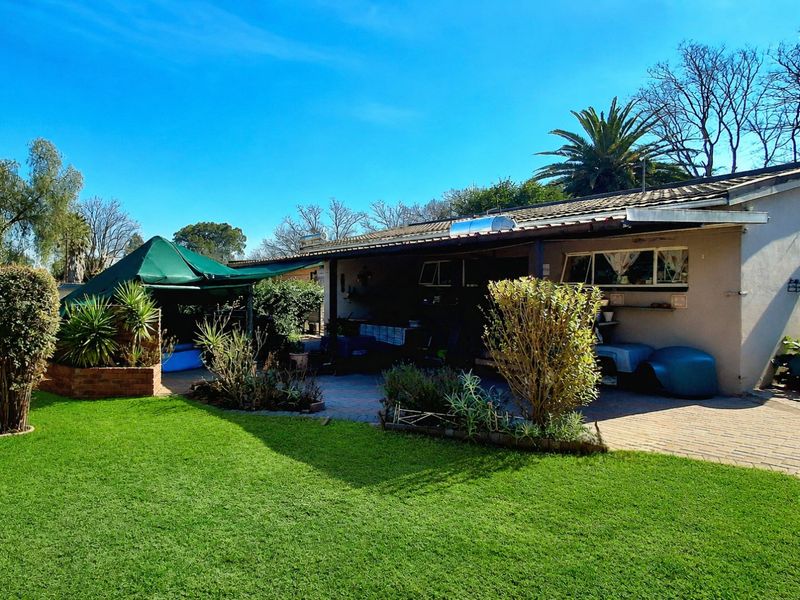 Perfect Family Living Close to Schools and Amenities - Photo 4