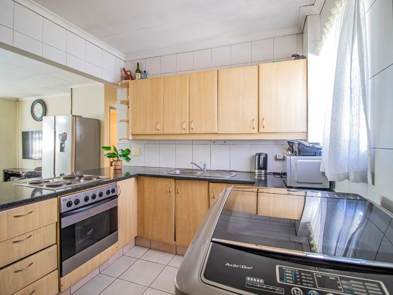 Cosy 2 Bedroom Apartment in Bedfordview  - Photo 7
