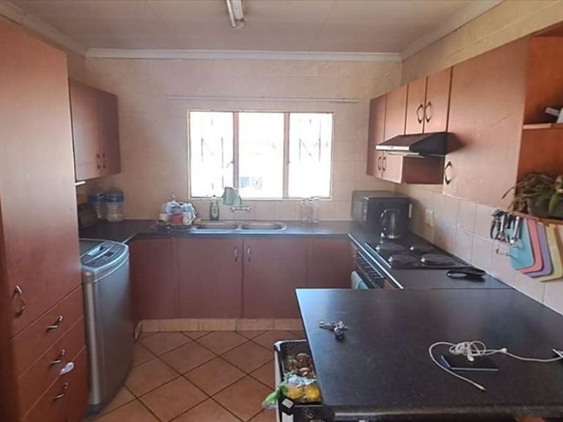 Cozy Two-Bedroom Home with Great Value - Photo 1