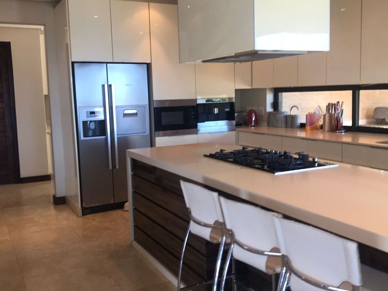 4 Bedroom Mansion for Sale - Photo 2