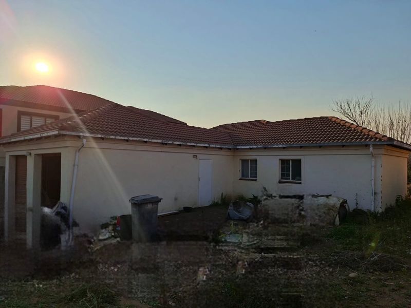3 bedroom house for sale in capital park pretoria - Photo 3