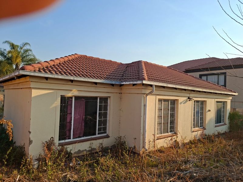3 bedroom house for sale in capital park pretoria - Photo 1