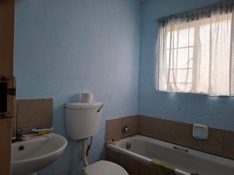 3 bedroom house for sale in capital park pretoria - Photo 9