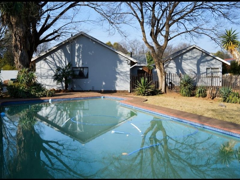 Where Family Life Meets Everyday Comfort - Photo 1