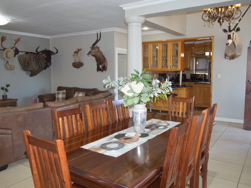  Elevated Contemporary Living with Exceptional Versatility in Prestigious Wilkoppies - Photo 6