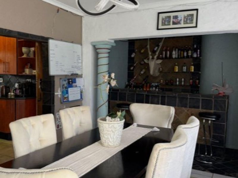 4 Bed 2 Bath  House for sale in Norkem park - Photo 6