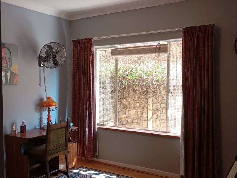 SPACIOUS DOUBLE-STOREY CORNER PROPERTY – PERFECT FOR INVESTORS OR LARGE FAMILIES! - Photo 6