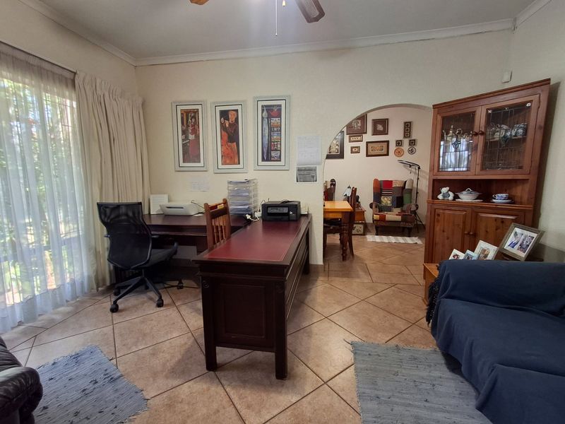 STUNNING 4 BED HOUSE PLUS POOL FOR SALE - Photo 10