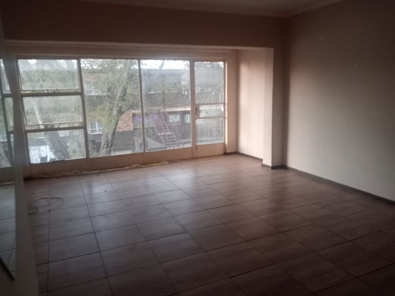 Charming La Hoff flat with open plan living - Photo 4