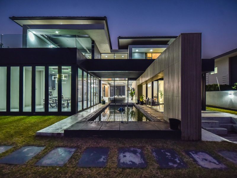 Extraordinary Masterpiece on Green Belt in Lombardy Estate (Pretoria East) - Photo 7
