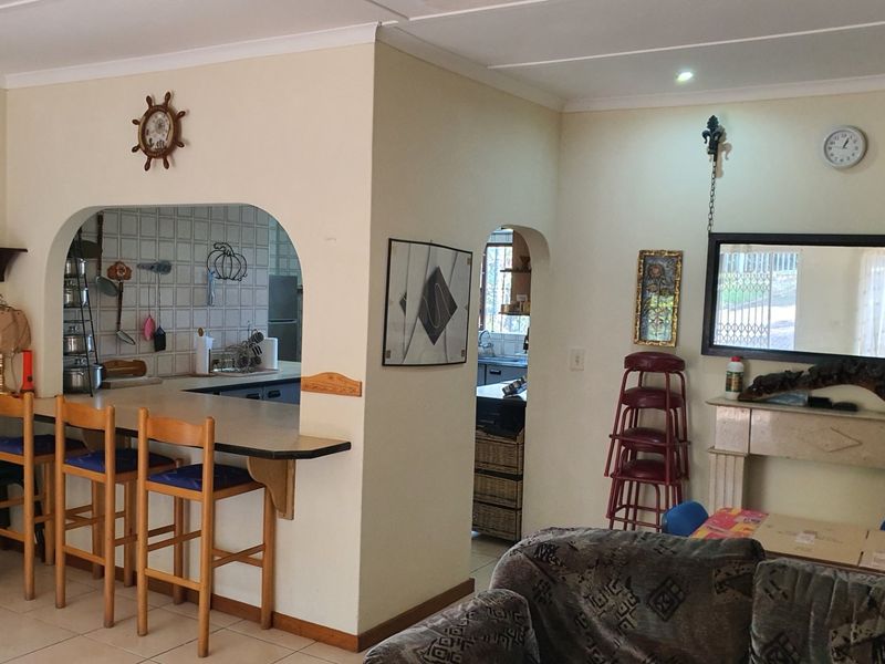 House  + Vacant Stand / Two Separate Title Deeds / One incredible Package ! - Photo 2