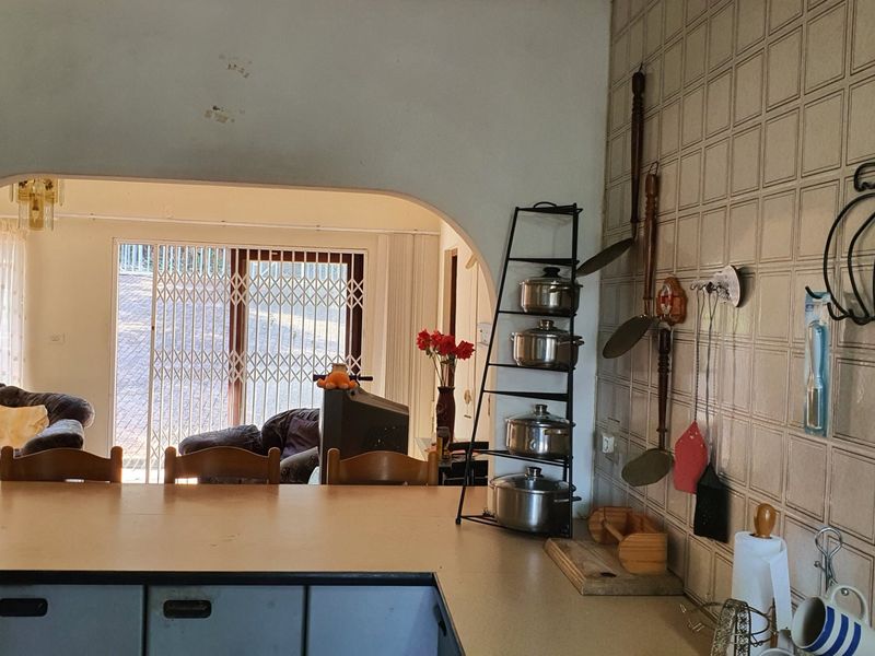 House  + Vacant Stand / Two Separate Title Deeds / One incredible Package ! - Photo 6