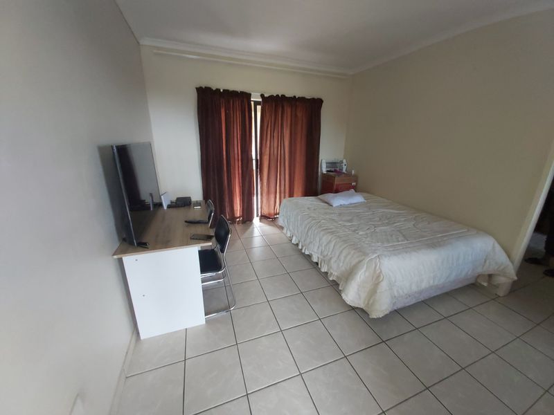 Apartment for sale in safe and secure security complex. - Photo 5
