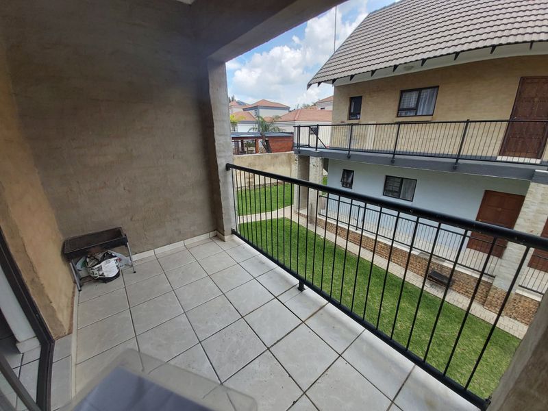 Apartment for sale in safe and secure security complex. - Photo 2