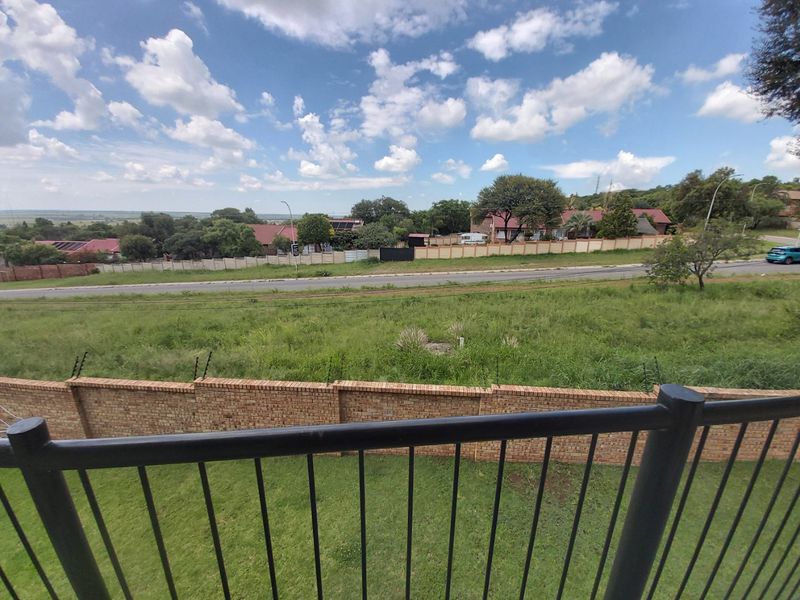 Apartment for sale in safe and secure security complex. - Photo 3
