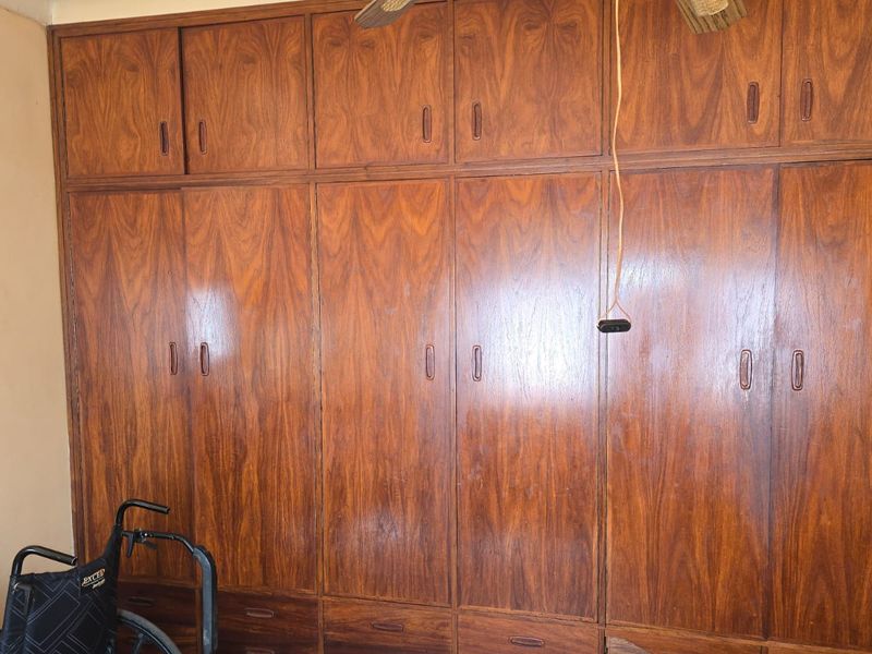 Really spacious home that is a good candidate for a renovation. - Photo 6