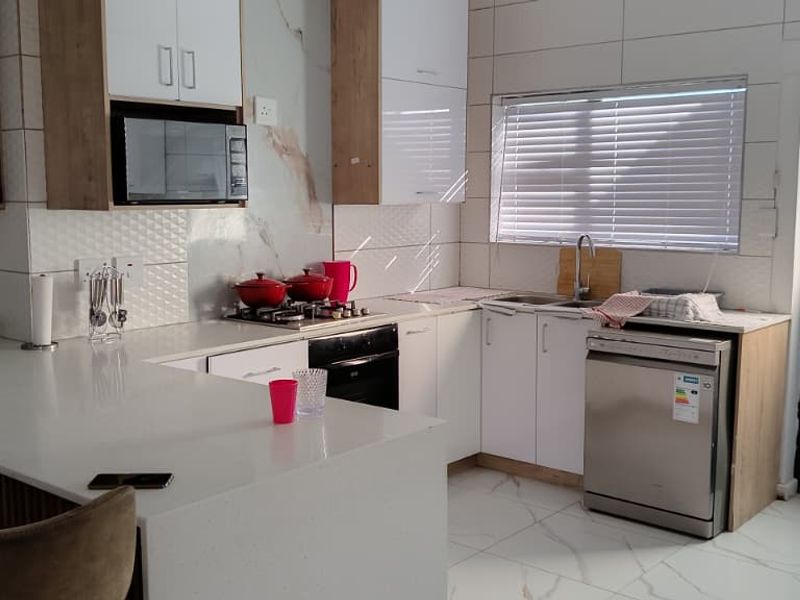 Spacious 3-Bedroom Home to Rent in Fountains Estate – Available 1 August 2026 - Photo 7
