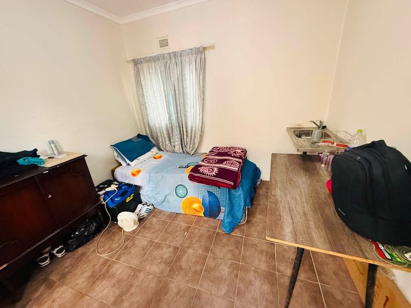 Bachelor Flat to Rent in Newholmes, Pietermaritzburg  - Photo 5