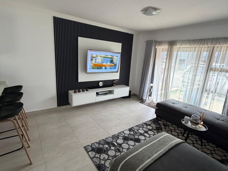 GREAT STARTER HOME- Ground Floor - Photo 10