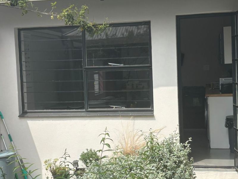 COSY WESTCLIFF HOME WITH VIEW AND CHARM - Photo 9